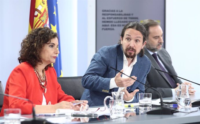 (E-D) La ministra d'Hisenda, María Jesús Montero; el vicepresident, Pablo Iglesias, i el ministre de Transports, Mobilitat i Agenda Urbana, José Luis Ábalos.
