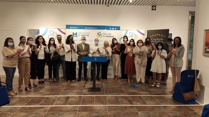Presentación del proyecto 'Iguales contra la Desigualdad' en la Diputación de Huelva.