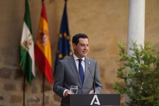 El presidente de la Junta de Andalucía, Juanma Moreno, este martes en Úbeda (Jaén), en la rueda de prensa posterior a la reunión del Consejo de Gobierno.