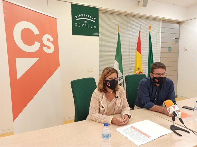 Santa María y Benjumea, en la rueda de prensa en la Diputación