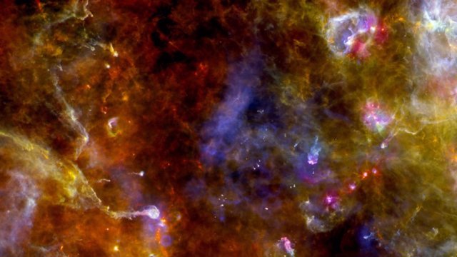 Nubes de polvo y gas interestelar, aquí en la región "Cygnus-X" en la constelación del Cisne