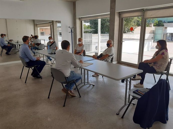 Reunión del alcalde de Palma, José Hila, con las asociaciones del barrio de Son Oliva.