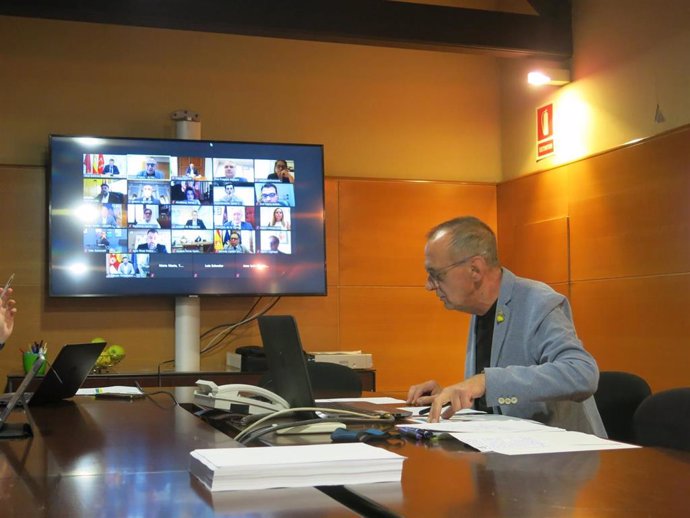 El alcalde de Lleida, Miquel Pueyo, en la reunión telemática con alcaldes.