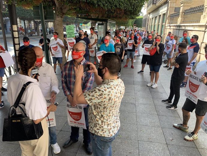 Empresarios hosteleros se manifiestan en Almería