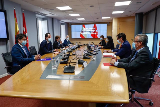 Primera reunión del Grupo Covid-19 y el equipo de Unidad Territorial propuesto por el Ejecutivo y el Gobierno de la Comunidad de Madrid 
