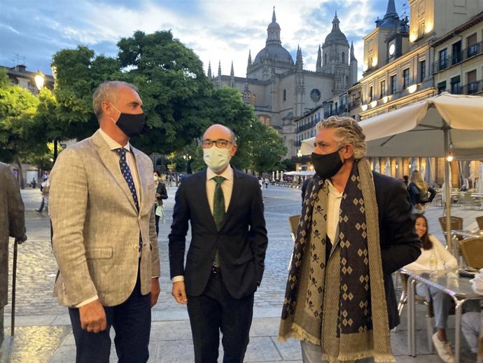 Ortega aboga por "la cultura segura y de calidad" en el arranque oficial de Titirimundi en Segovia