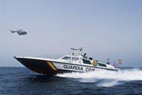 Dos detenidos por transportar mil kilos de hachís en una embarcación en la costa de Cádiz
