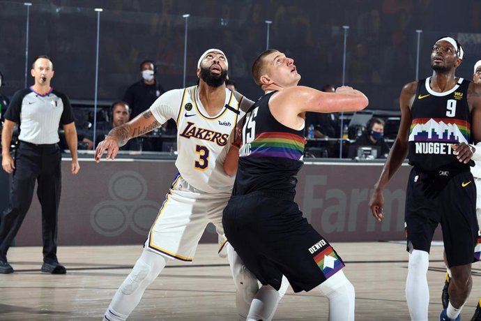 Davis (Lakers) y Jokic (Nuggets)