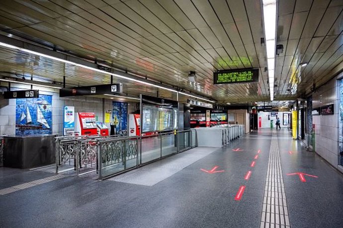 El vestíbulo principal de la estación de Metro de Sagrada Familia