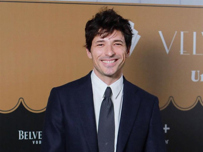Andrés Velencoso es uno de los solteros de oro de nuestro país