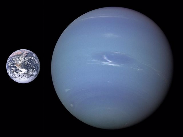Comparación de Neptuno y la TIerra