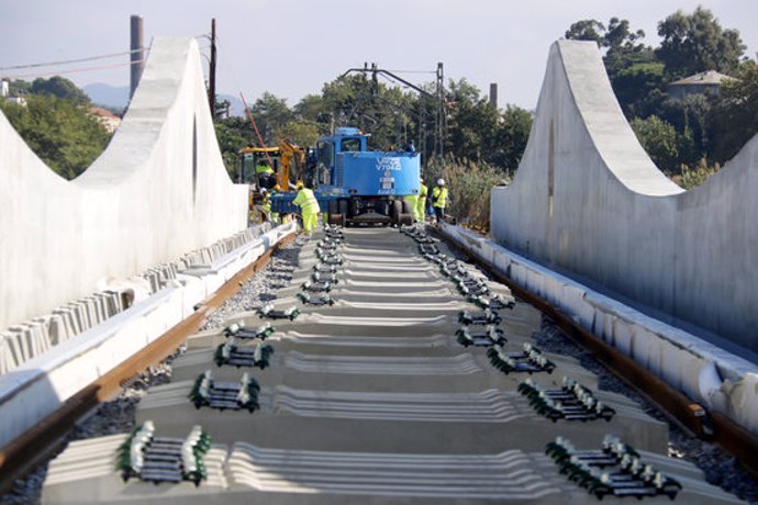 Treballs sobre el nou pont ferroviari del riu Tordera, el 23 de setembre de 2020 (horitzontal)