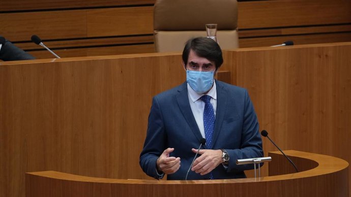 El consejero de Fomento y Medio Ambiente defiente el Decreto-Ley en las Cortes