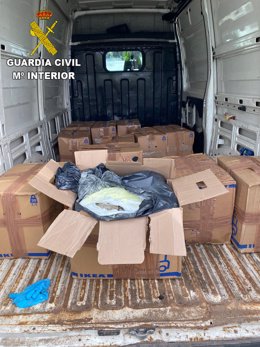 La Guardia Civil localiza 440 kilos de hachís tras dar el alto a un furgón en Lanzarote