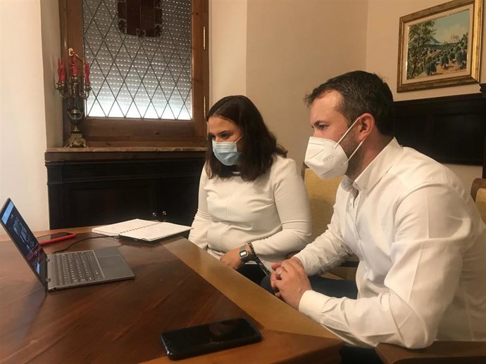 Díaz y Millán abordan por videoconferencia el dispositiivo de atención a temporeros.