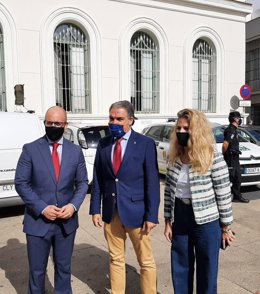 Bendodo con el alcalde de El Puerto, Germán Beardo, y Ana Mestre