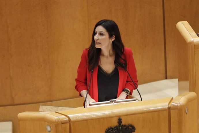 La portavoz de Ciudadanos en el Senado y en el Parlament de Cataluña, Lorena Roldán, en el hemiciclo de la Cámara Alta.