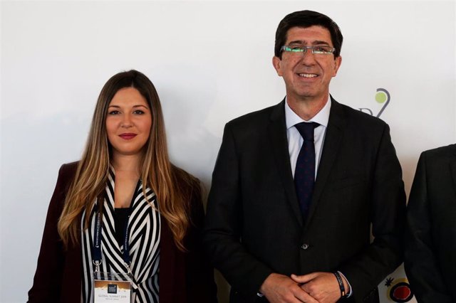 La delegada de Justicia, Raquel Morales, junto al vicepresidente, Juan Marín.