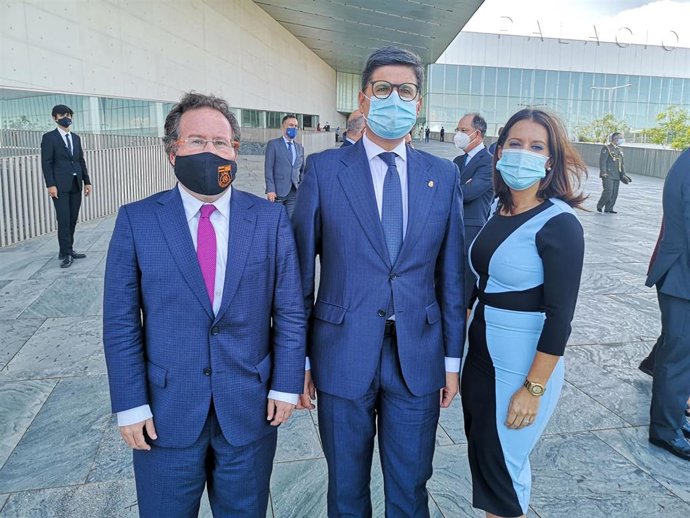 Los edils capitalinos de Cs en el palacio de exposiciones con motivo de la ceremonia