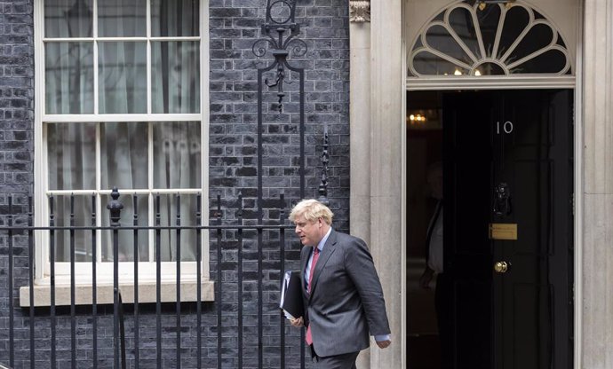 Boris Johnson abandona su oficina en Downing Street