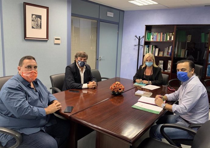 Reunión de la subdelegada del Gobierno de la Junta en el Campo de Gibraltar, Eva Pajares, con representantes de la Asociación de Agencias de Viajes Puerto de Algeciras