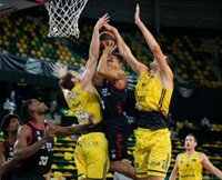 El Iberostar Tenerife no da opciones al Bilbao Basket y suma su segunda victoria