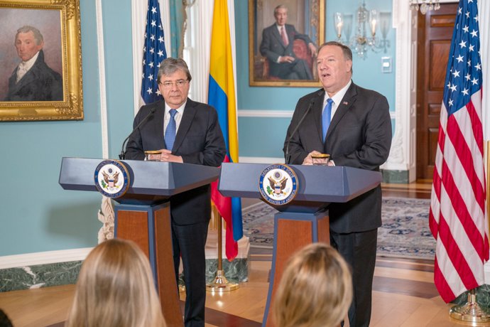 El ministro de Defensa de Colombia, Carlos Holmes Trujillo, y el secretario de Estado de EEUU,  Mike Pompeo, durante una visita del funcionario colombiano a Washington.