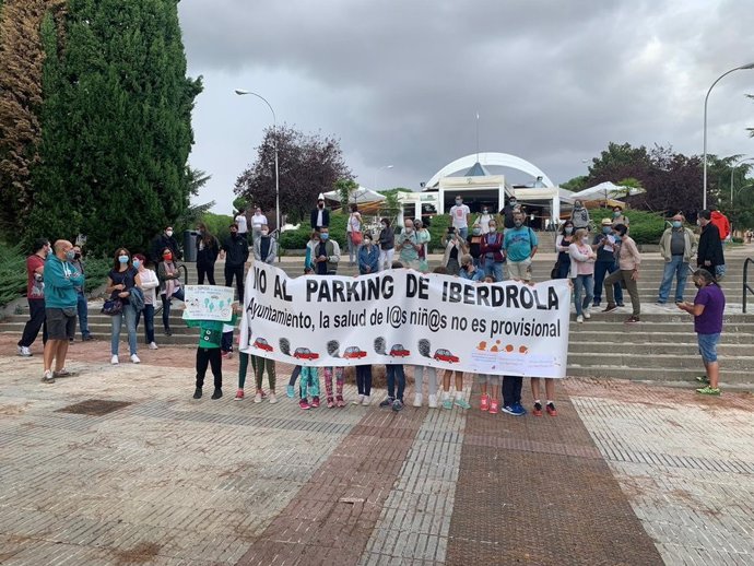 Cs y PP no revocan el parking para Iberdrola junto a un colegio en Hortaleza, "dedazo" y "gol" para la izquierda