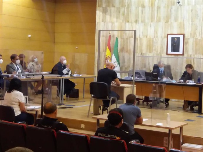 Juicio con jurado popular a acusado de asesinar a puñaladas en Maracena a su ex mujer