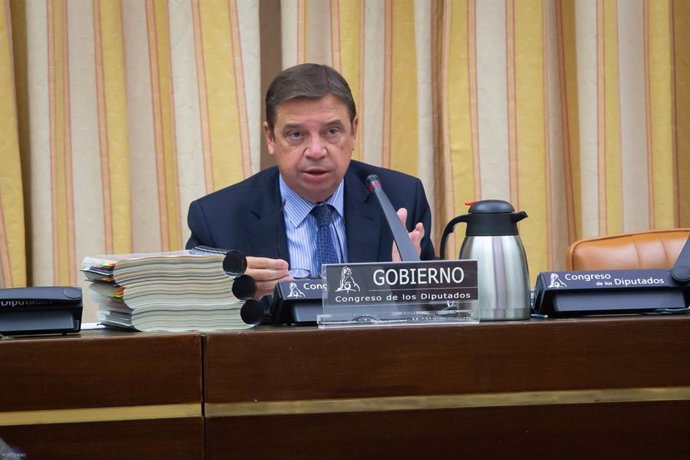 El ministro de Agricultura, Pesca y Alimentación, Luis Planas, comparece ante el Congreso en comisión