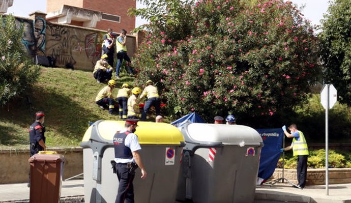 Pla general dels equips d'emergncia que han collaborat per recuperar el cos sense vida d'un veí de Lleida desaparegut des de dilluns. Imatge del 24 de setembre de 2020. (Horitzontal)