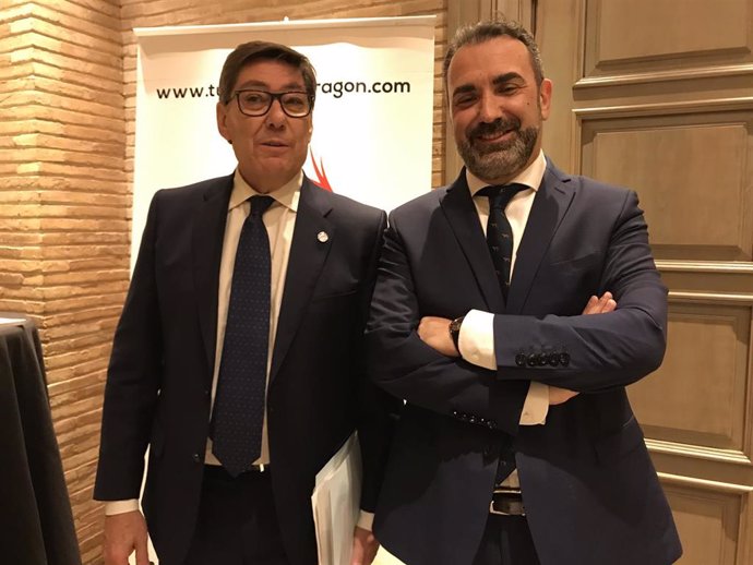 El vicepresidente del Gobierno de Aragón, Arturo Aliaga, y el exdirector gerente de Turismo de Aragón, Óscar Cámara.