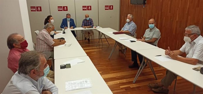 Reunión del PSOE de Córdoba con los colectivos memorialistas.