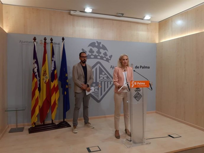 La portavoz de Cs Palma, Eva Pomar, en rueda de prensa