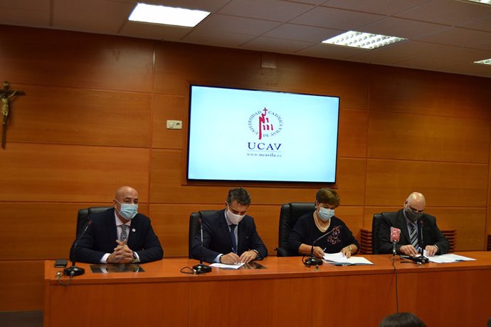 Firma de convenios del Centro de Formación e Investigación en Gestión de la Seguridad (CEFIGSE) de la UCAV con dos entidades dedicadas a la seguridad.