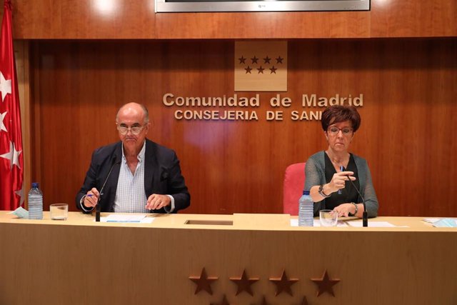 El viceconsejero de Salud Pública y Plan Covid-19 de la Comunidad de Madrid, Antonio Zapatero, y la directora general de Salud Pública, Elena Andradas