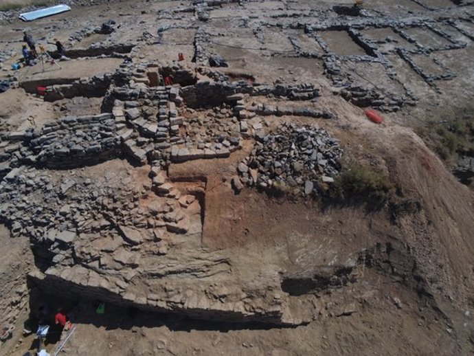 Vista aria de les excavacions al poblat iber de Gebut, a Soses, el 24 de setembre del 2020. (Horitzontal)