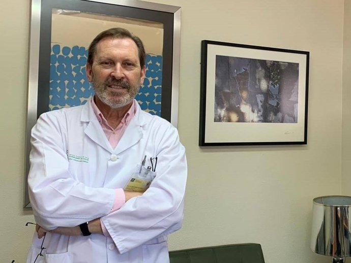 Álvaro Pascual, jefe de servicio de Microbiología del Hospital Macarena