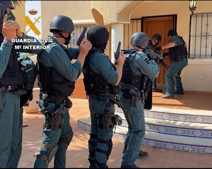 Nota De Prensa Viernes 23: Detenidos 12 Traficantes De Droga En La Vega Baja