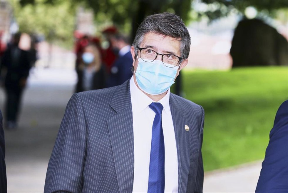 El exlehendakari Patxi López llega a la tercera toma de posesión consecutiva de Iñigo Urkullu como lehendakari, 