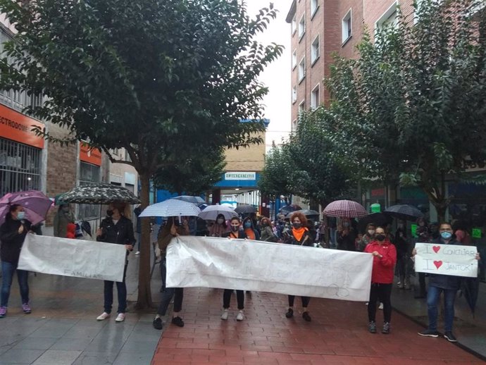 Movilización de las familias del Colegio Público Arteagabeitia de Barakaldo para exigir un comedor "seguro"
