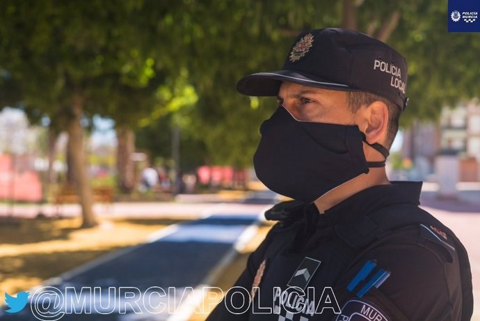 Un agente de la Policía Local de Murcia