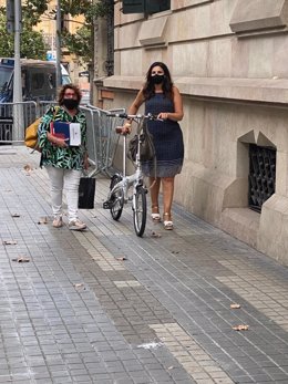 Representantes de la Lliga Democrtica antes de formalizar su petición de indulto a los presos del 1-O.