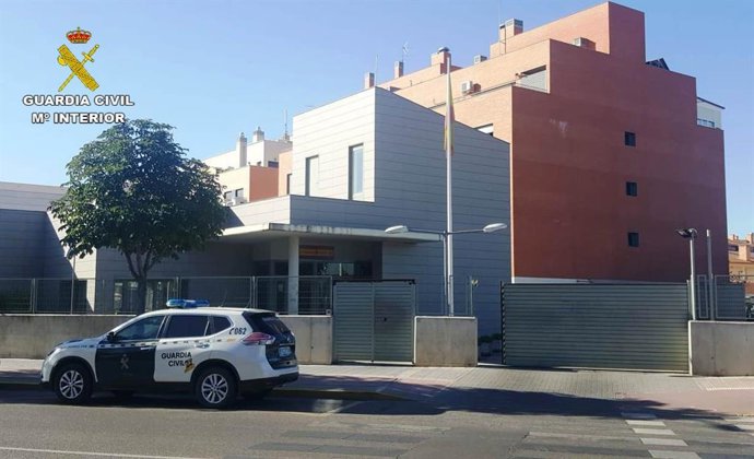 Sucesos.- Detienen a un hombre tras ser sorprendido cuando huía de un establecimiento en el que había robado en Azuqueca