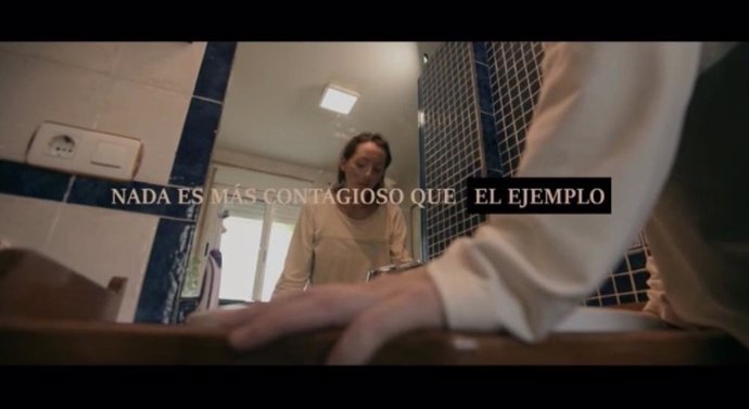 Diputación de Granada difunde en redes un vídeo sobre el peligro de transmitir adicciones de padres a hijos
