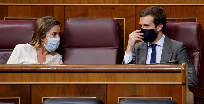 El líder del PP, Pablo Casado, y la portavoz parlamentaria del Grupo Popular, Cuca Gamarra.