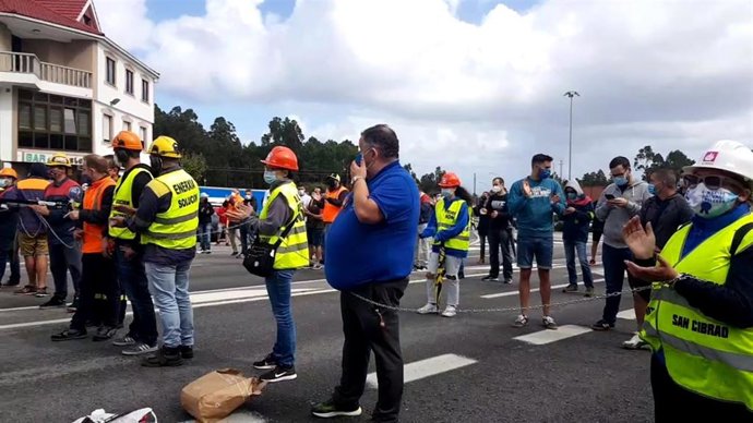 Trabajadores de Alcoa vuelven a cortar el tráfico
