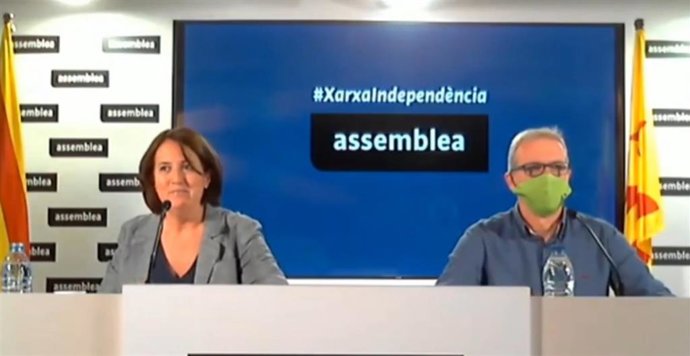 La presidenta de la ANC, Elisenda Paluzie, y el vicepresidente de la entidad, David Fernndez, en una rueda de prensa telemática.