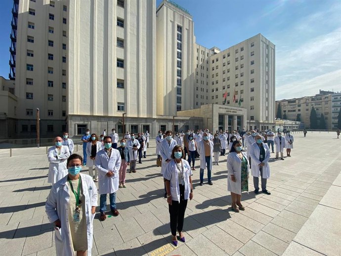 Dirección y profesionales del Hospital Virgen de las Nieves