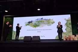 El cantante Raphael recoge el premio Embajador de Andalucía